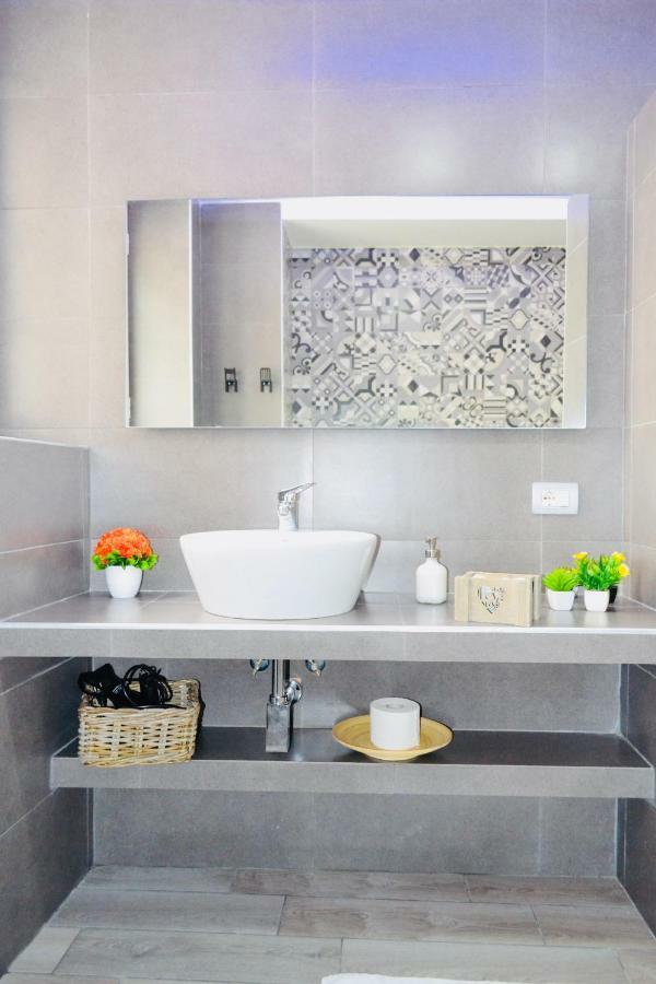 Angelas House Apartment Naples Luaran gambar